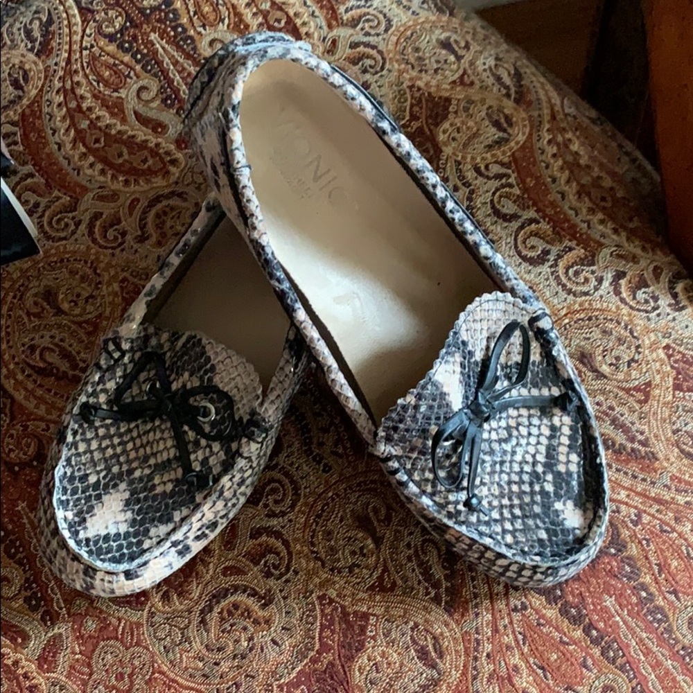 Vionic snakeskin print driving mocs, size 6.5